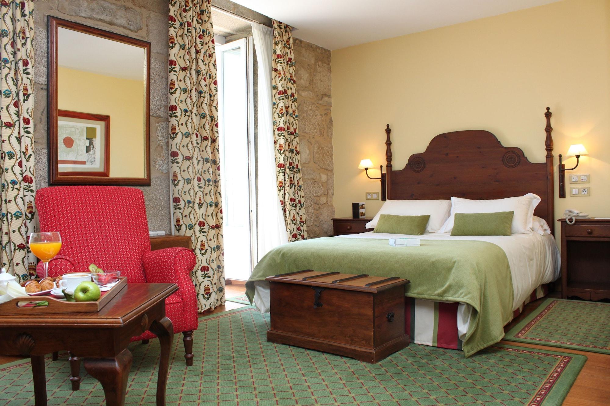 Hotel Virxe Da Cerca By Pousadas De Compostela Сантьяго-де-Компостела Экстерьер фото