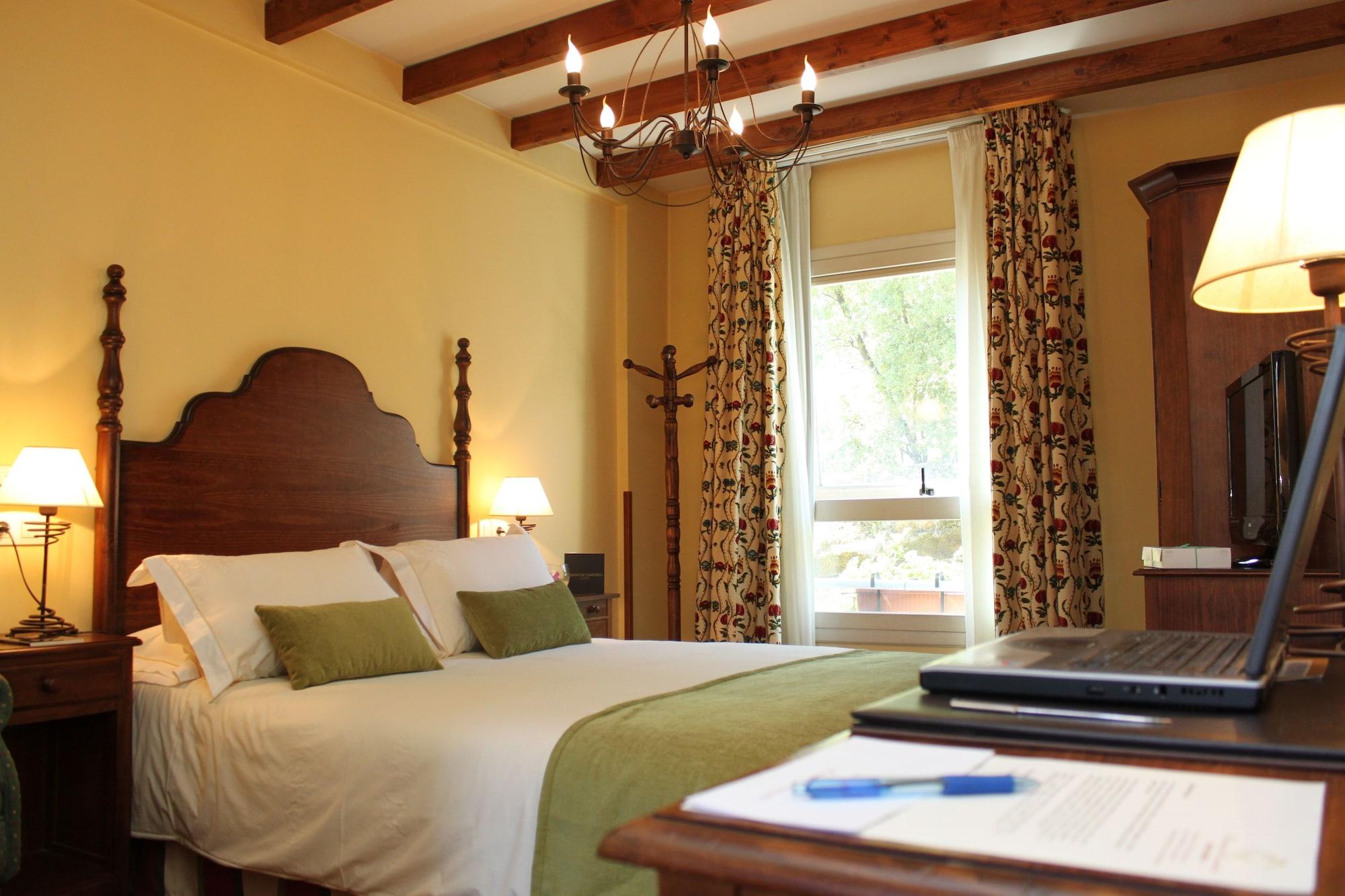 Hotel Virxe Da Cerca By Pousadas De Compostela Сантьяго-де-Компостела Экстерьер фото
