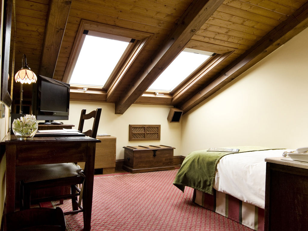 Hotel Virxe Da Cerca By Pousadas De Compostela Сантьяго-де-Компостела Номер фото