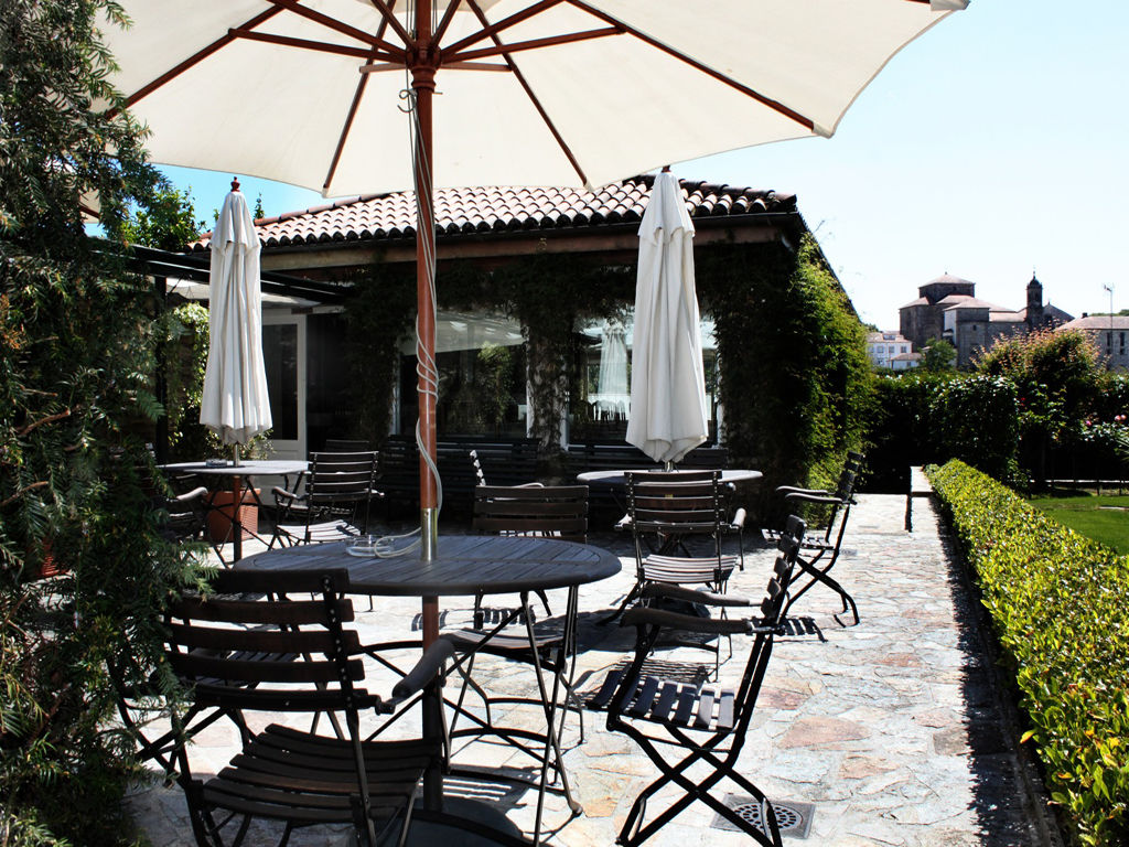 Hotel Virxe Da Cerca By Pousadas De Compostela Сантьяго-де-Компостела Экстерьер фото