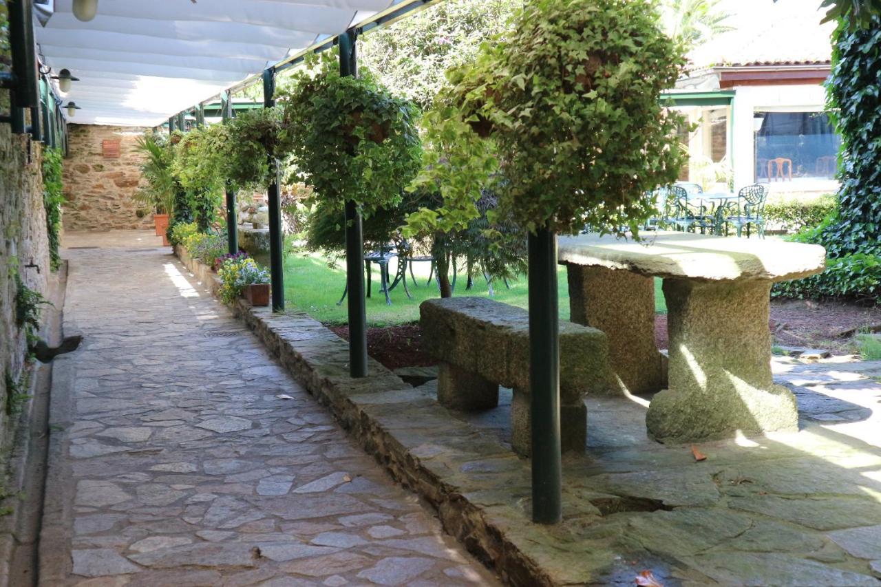 Hotel Virxe Da Cerca By Pousadas De Compostela Сантьяго-де-Компостела Экстерьер фото