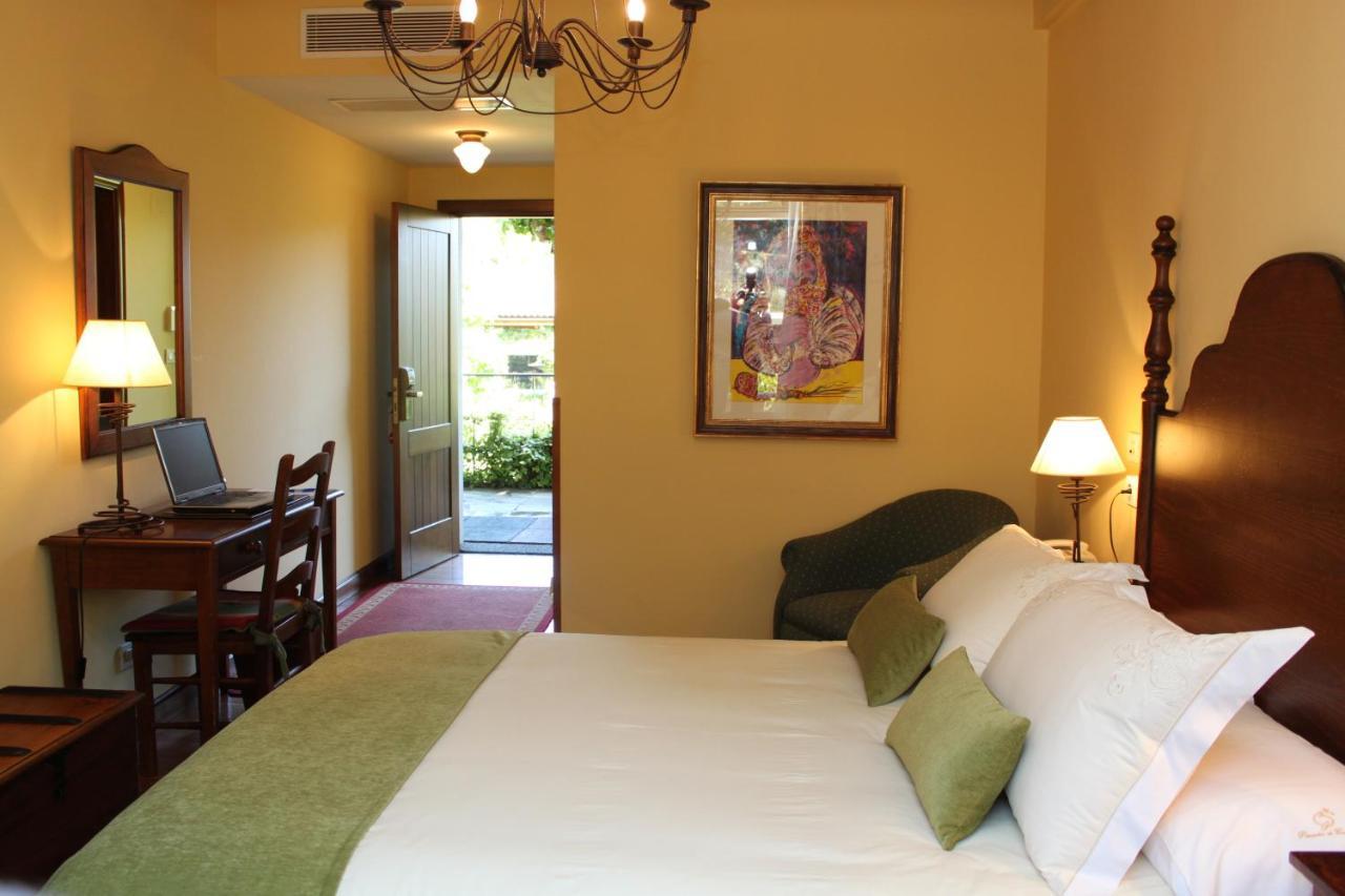 Hotel Virxe Da Cerca By Pousadas De Compostela Сантьяго-де-Компостела Экстерьер фото